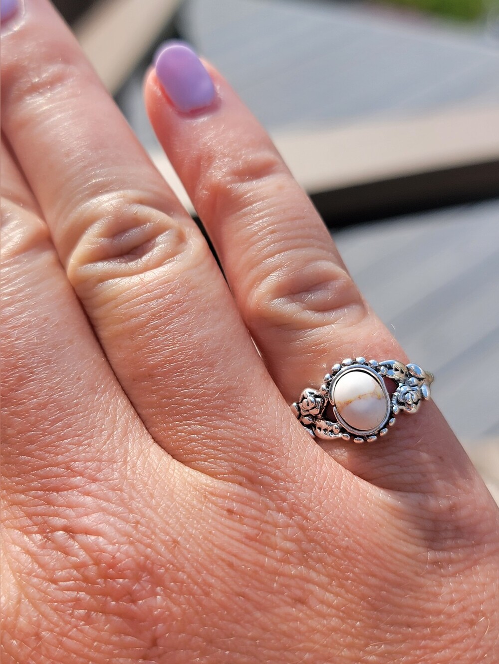 Size 7 Ring - Picture 2 of 4